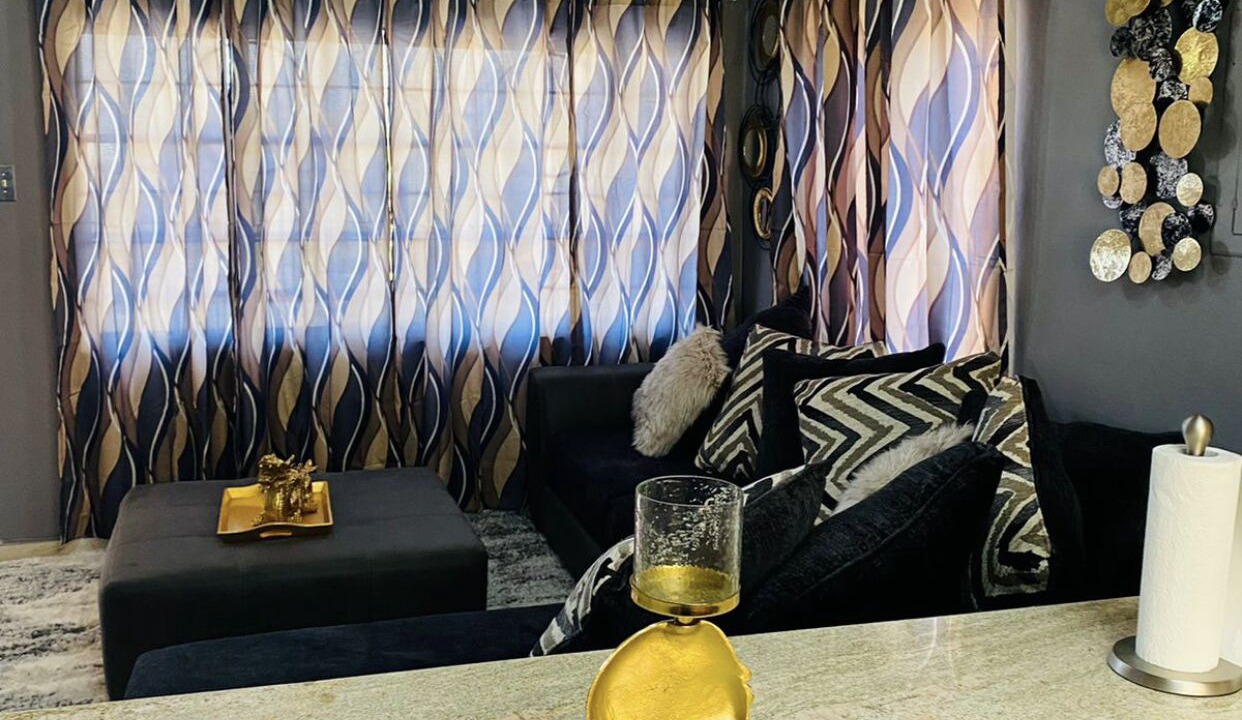 Photo of Livingroom in Molynes Gardens