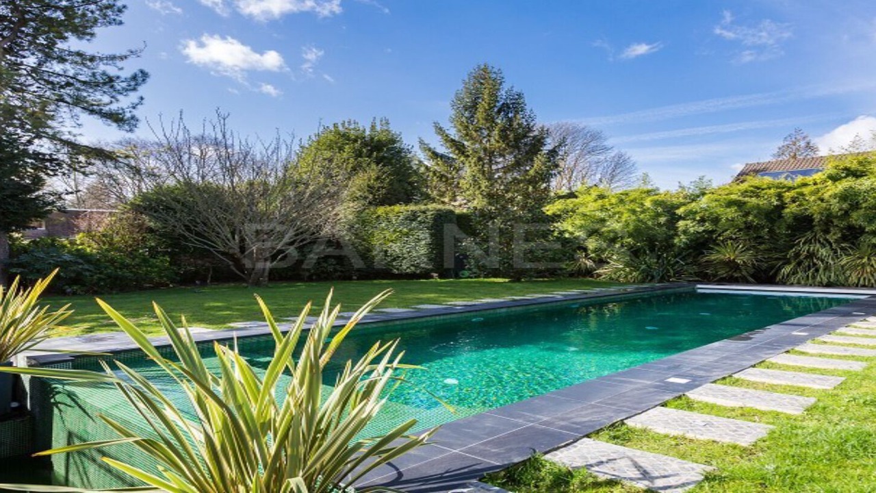 Photo of Outdoor in La Varenne Saint-Hilaire