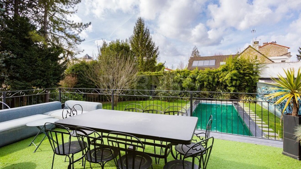 Photo of Outdoor in La Varenne Saint-Hilaire