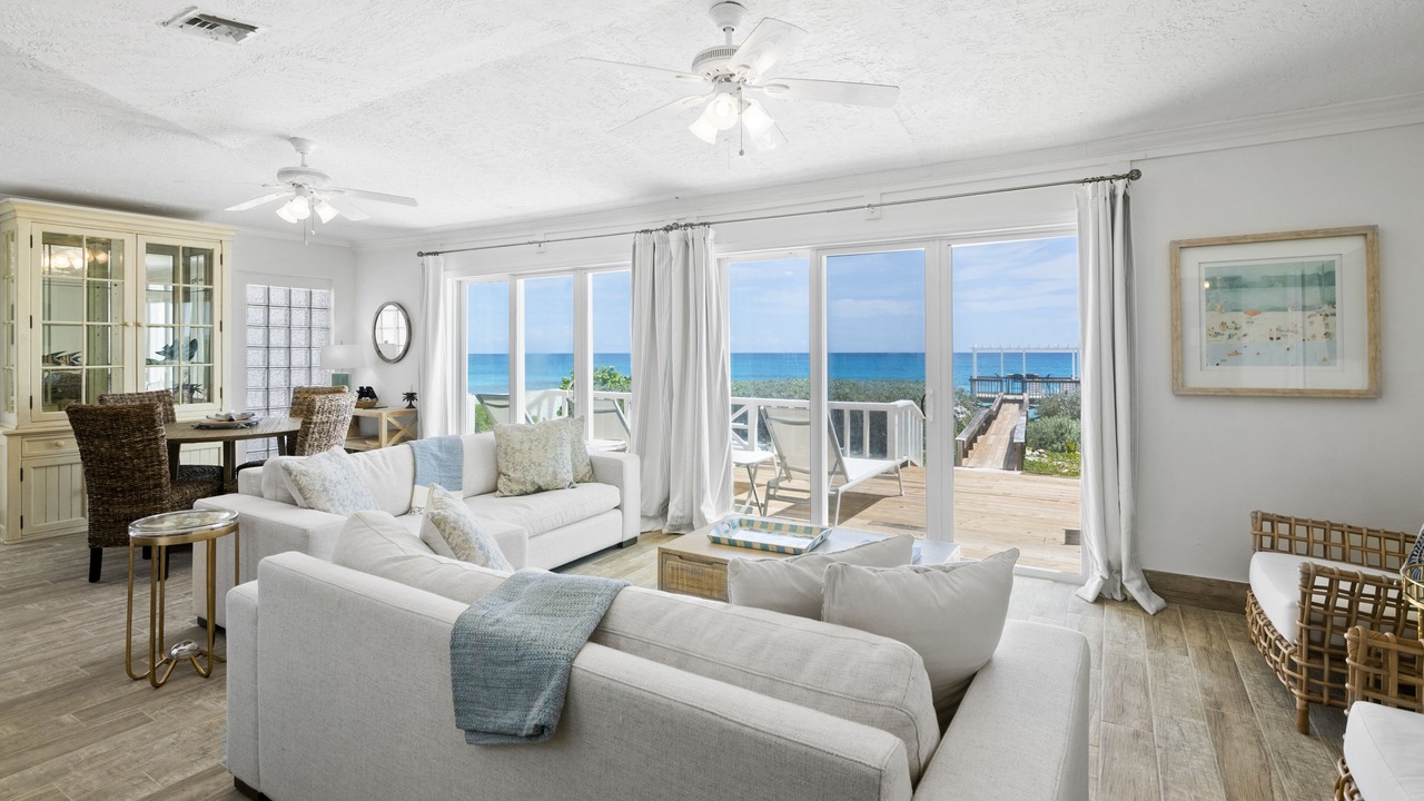Photo of Livingroom in Farmer's Hill