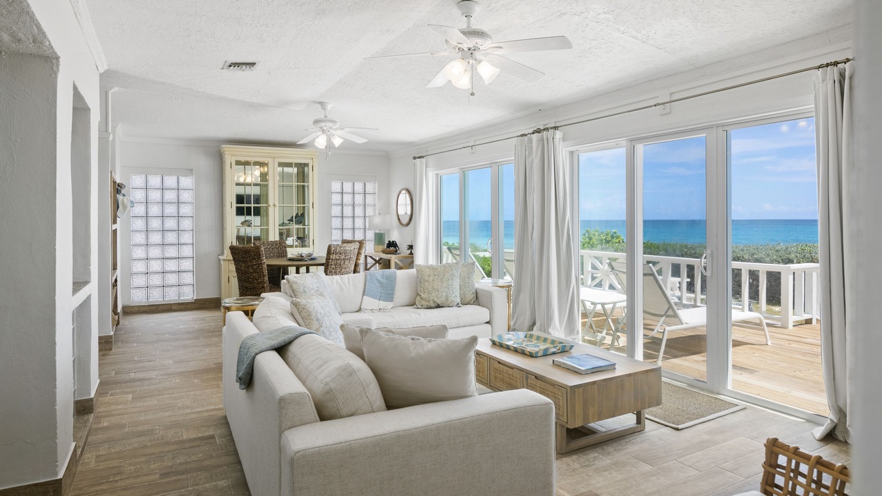 Photo of Livingroom in Farmer's Hill