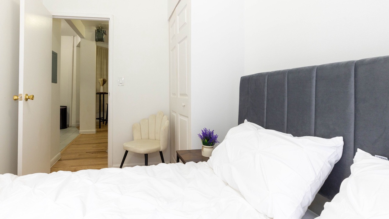 Photo of Bedroom in Manhattan Valley