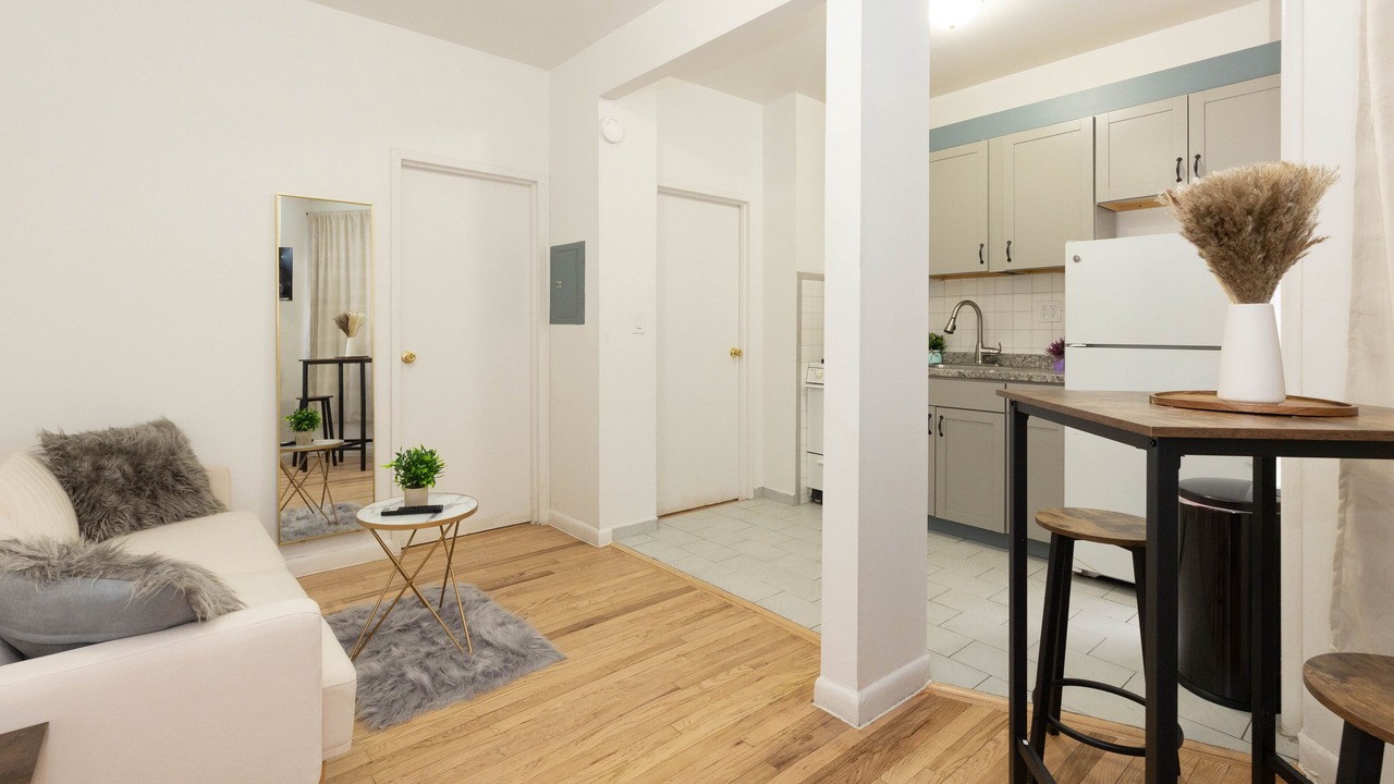 Photo of Livingroom in Manhattan Valley