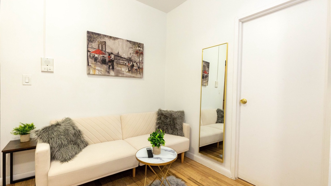 Photo of Livingroom in Manhattan Valley