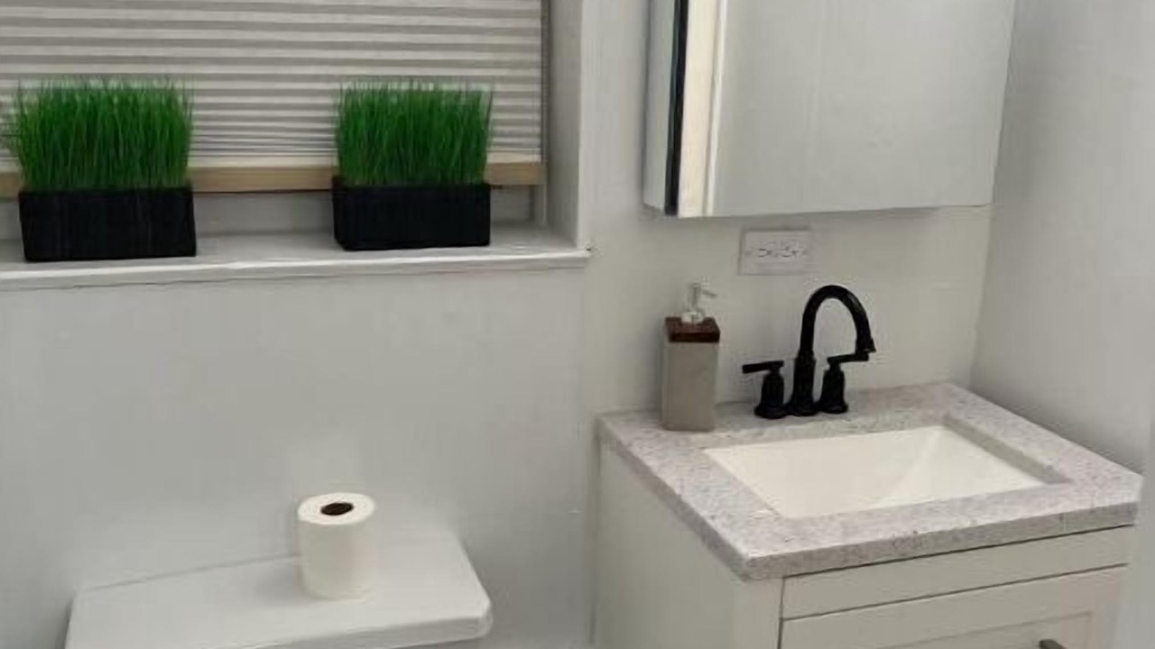 Photo of Bathroom in Canarsie