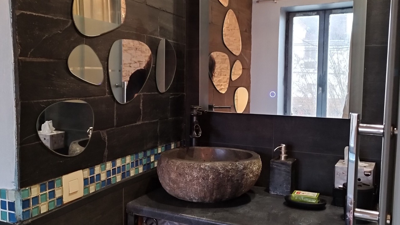 Photo of Bathroom in Quincy-Voisins