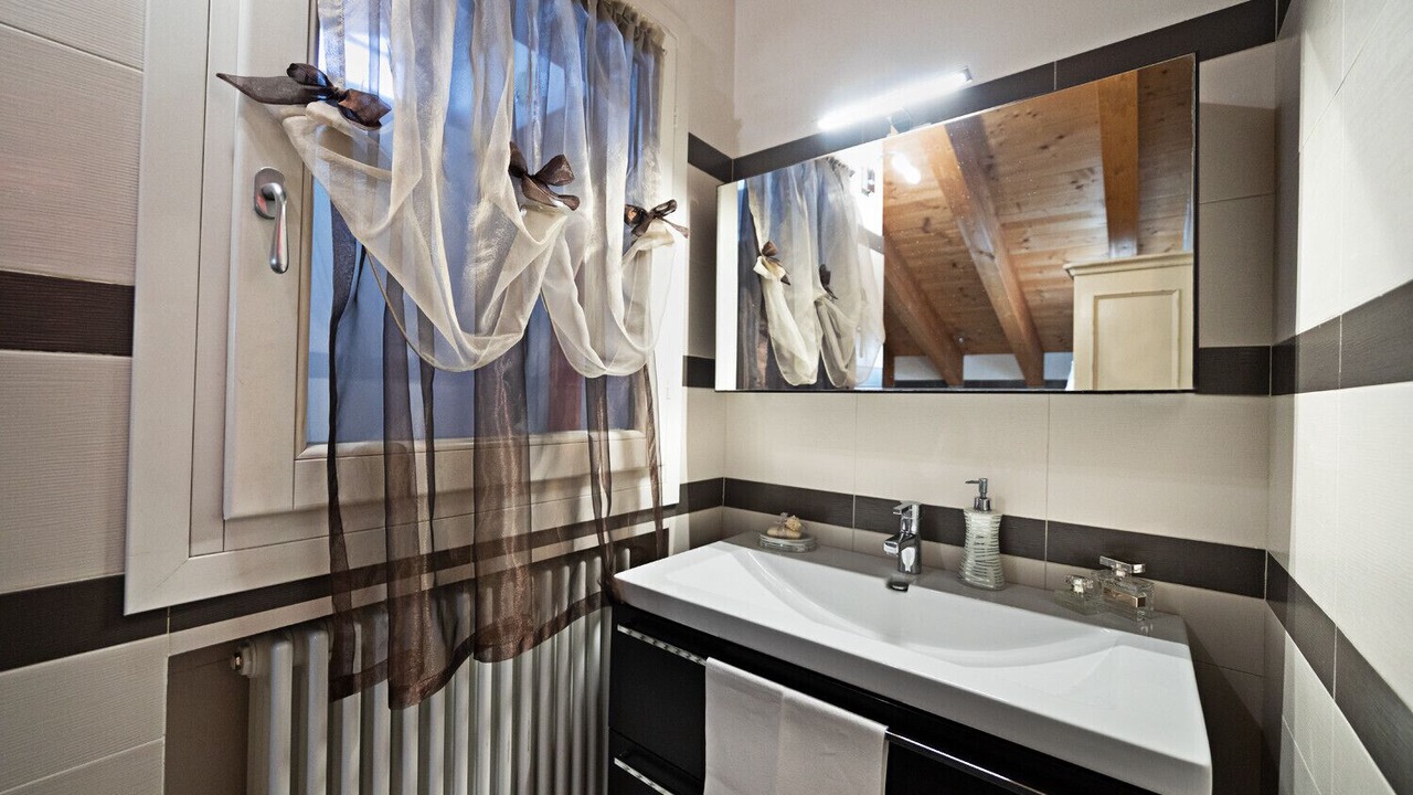 Photo of Bathroom in Montioni
