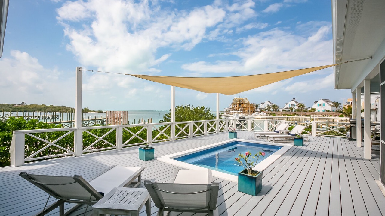 Photo of Patio Balcony in Hope Town