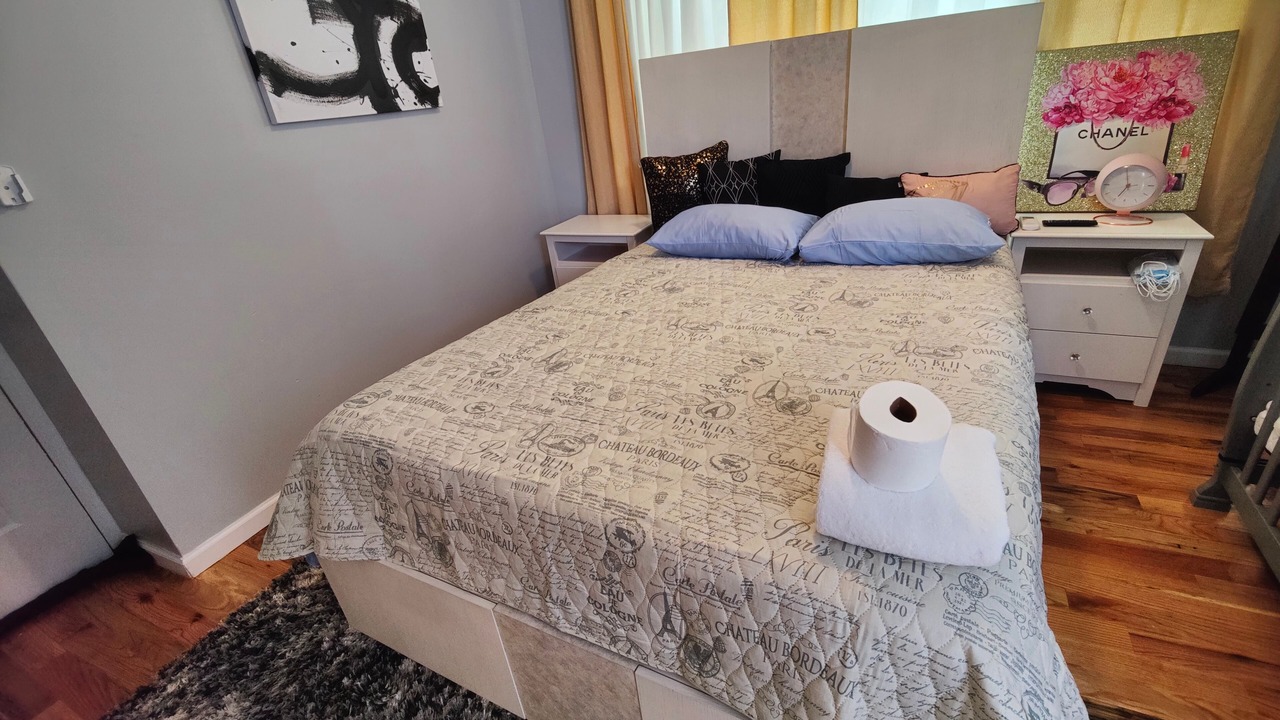 Photo of Bedroom in Clason Point