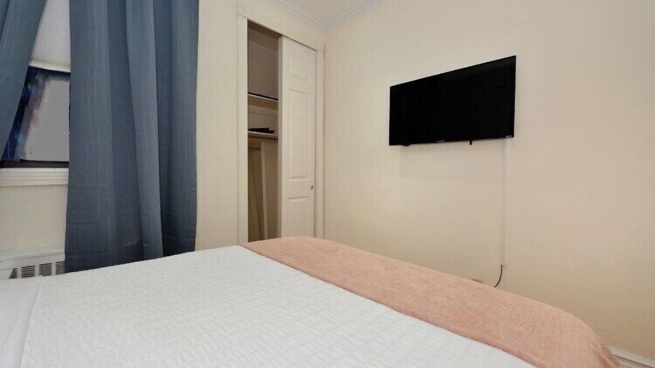 Photo of Bedroom in Sutton Place