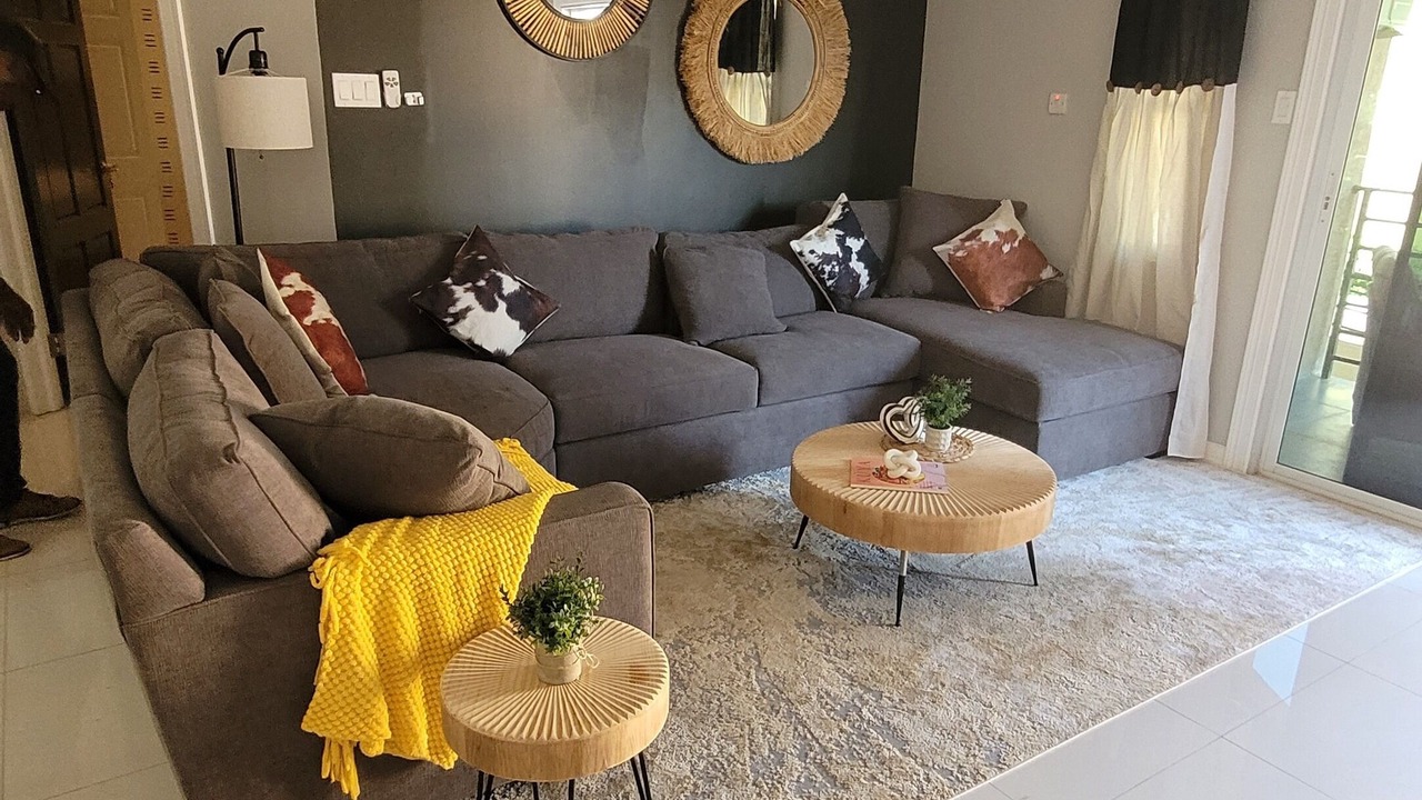 Photo of Livingroom in Molynes Gardens