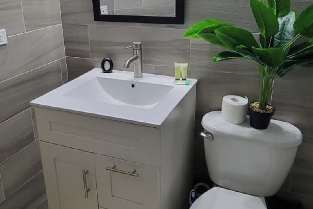 Photo of Bathroom in Molynes Gardens