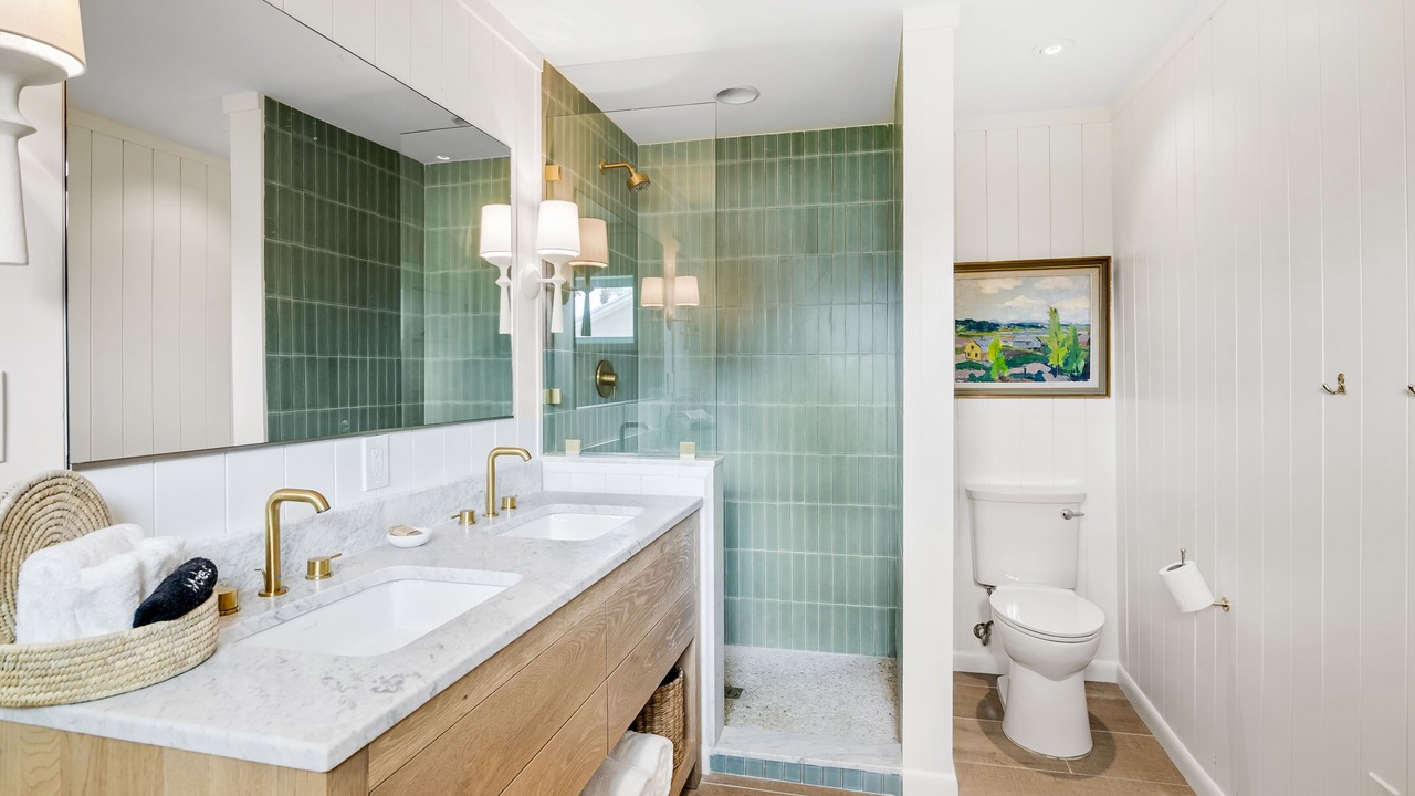 Photo of Bathroom in Farmer's Hill