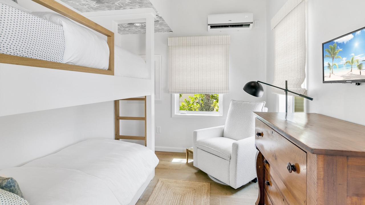 Photo of Bedroom in Farmer's Hill