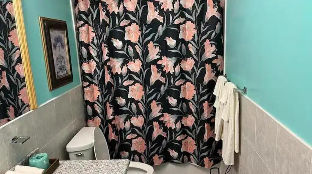 Photo of Bathroom in Rokers Point