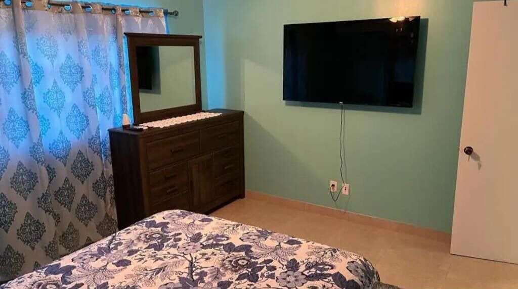 Photo of Bedroom in Rokers Point