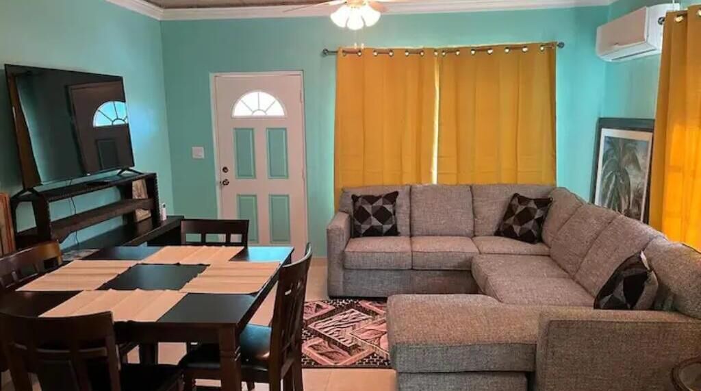 Photo of Livingroom in Rokers Point