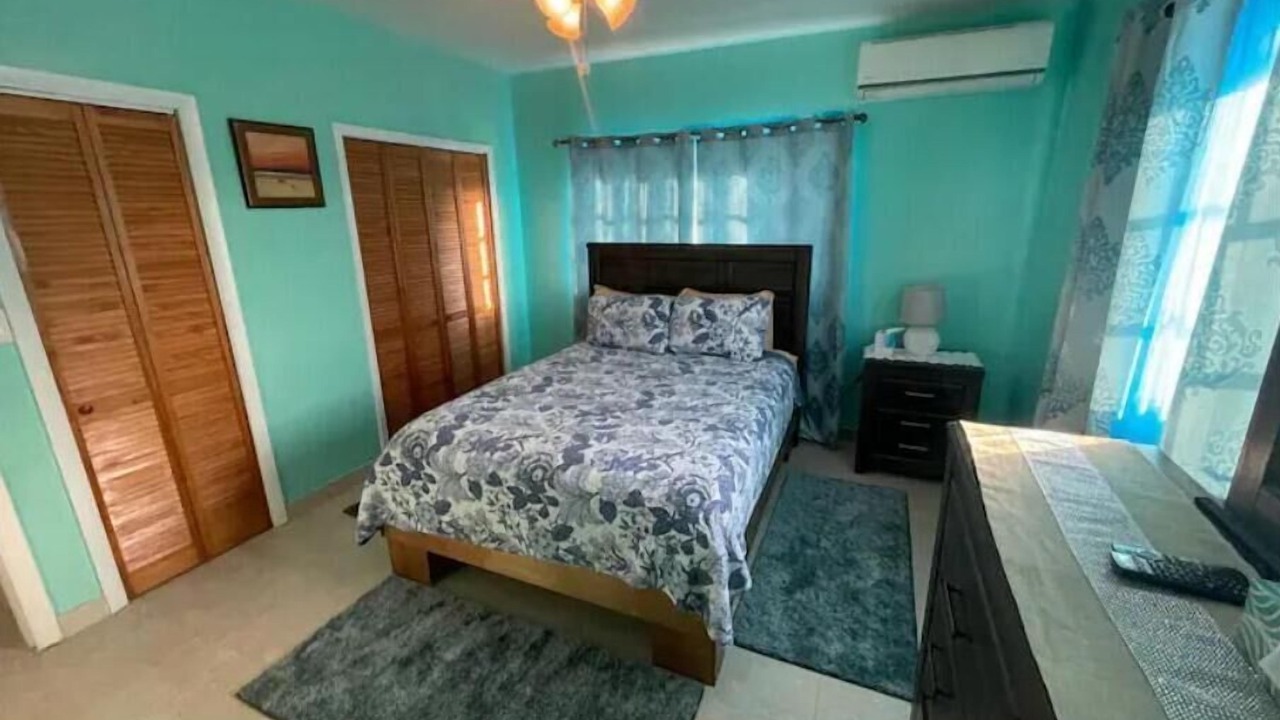 Photo of Bedroom in Rokers Point