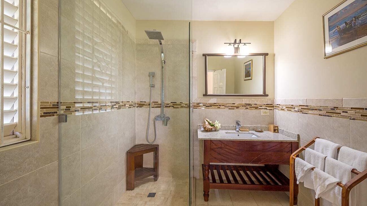 Photo of Bathroom in Runaway Bay