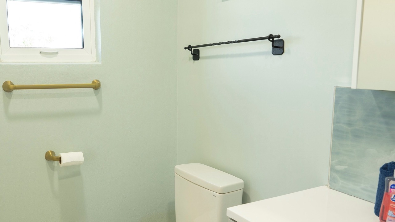 Photo of Bathroom in Green Turtle Cay