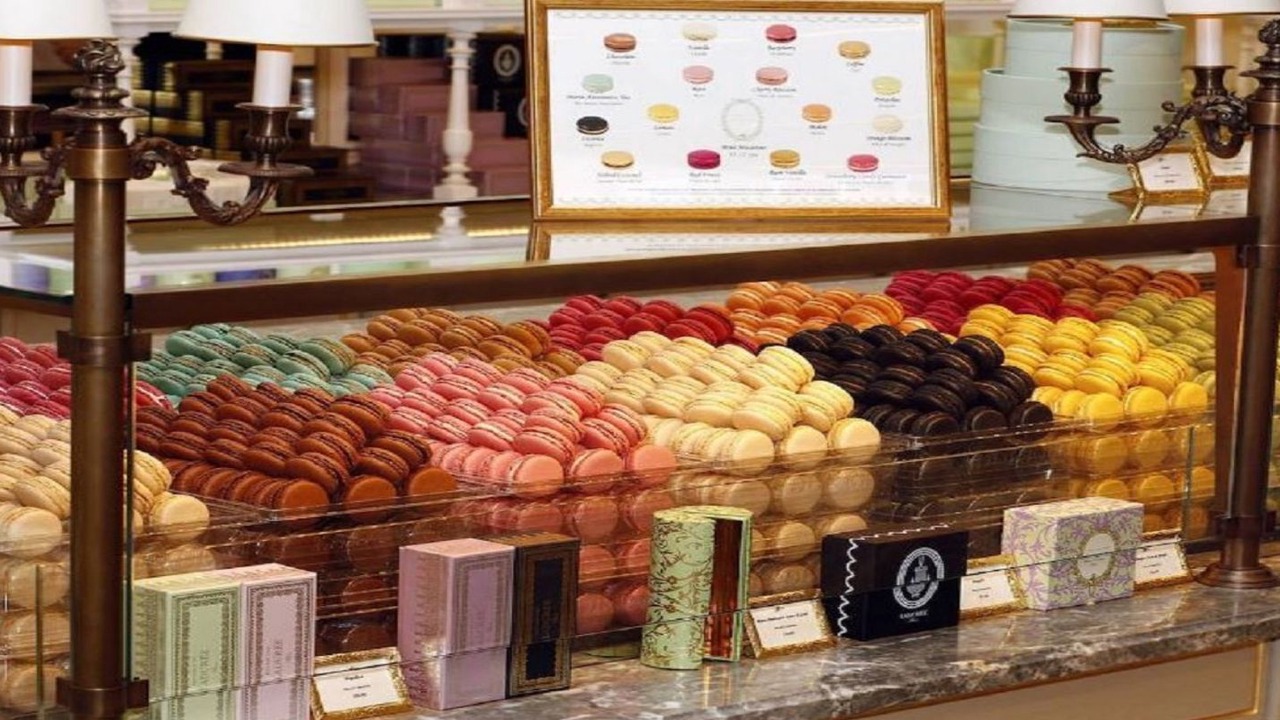 Photo of Others in Champs-Elysees