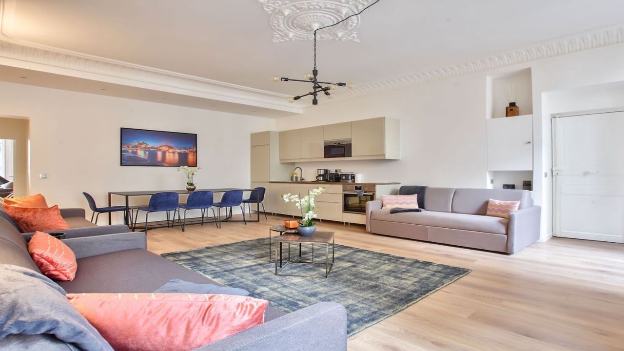 Photo of Livingroom in Champs-Elysees