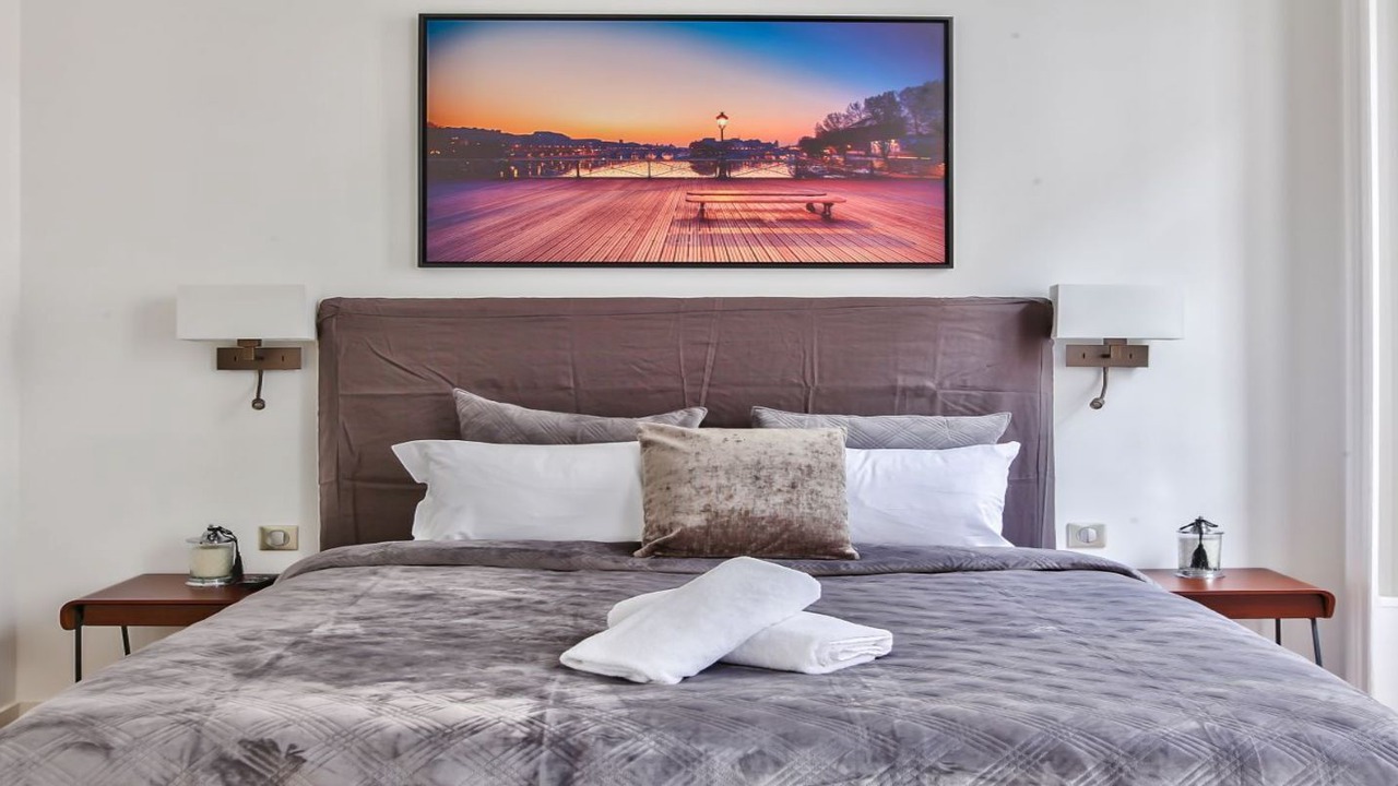 Photo of Bedroom in Champs-Elysees
