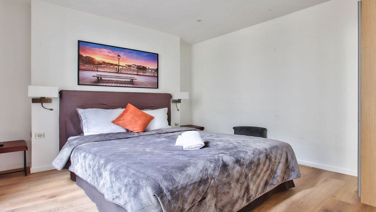Photo of Bedroom in Champs-Elysees