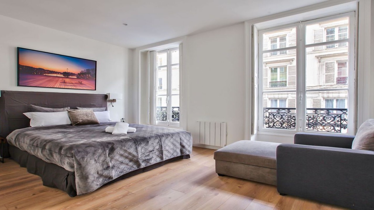 Photo of Bedroom in Champs-Elysees