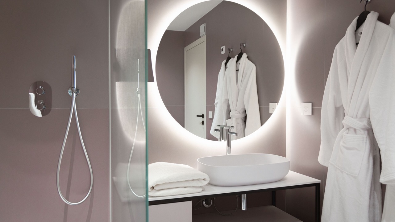 Photo of Bathroom in 8th Arrondissement