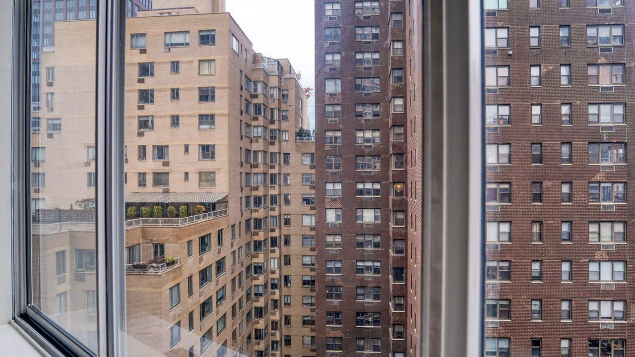 Photo of Others in Sutton Place