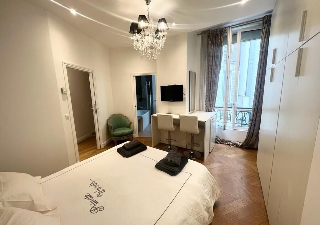 Photo of Bedroom in Champs-Elysees
