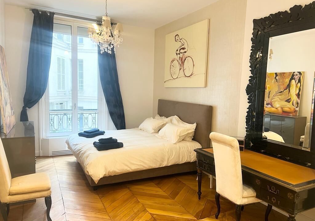 Photo of Bedroom in Champs-Elysees