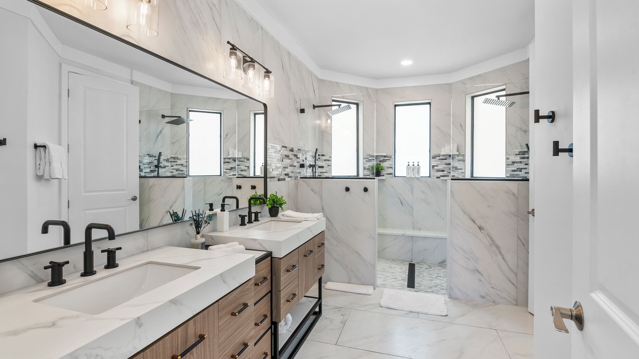 Photo of Bathroom in Tar Bay