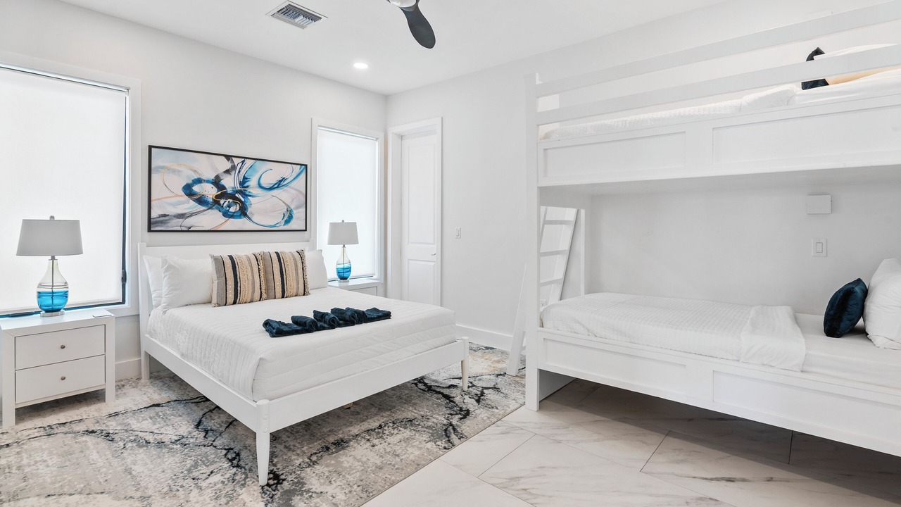 Photo of Bedroom in Tar Bay