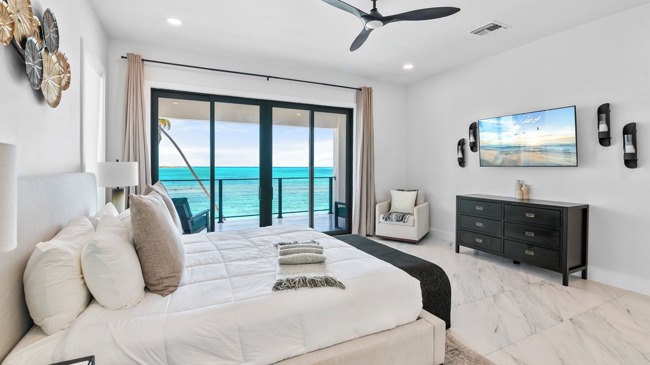 Photo of Bedroom in Tar Bay