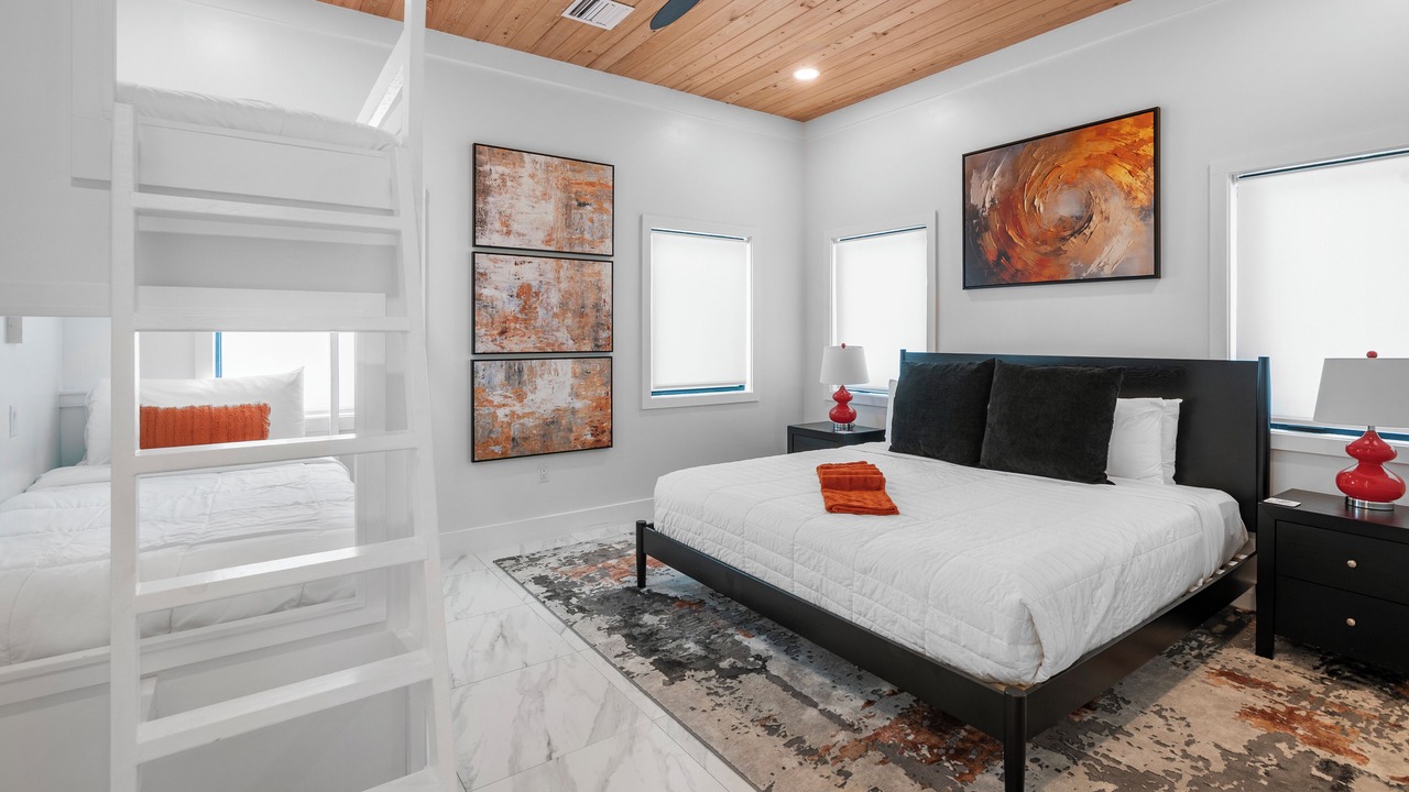 Photo of Bedroom in Tar Bay