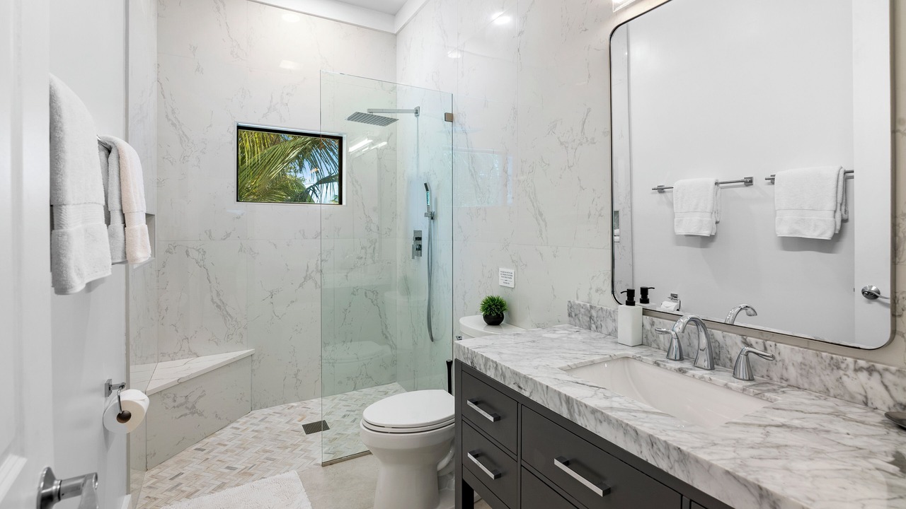 Photo of Bathroom in Tar Bay