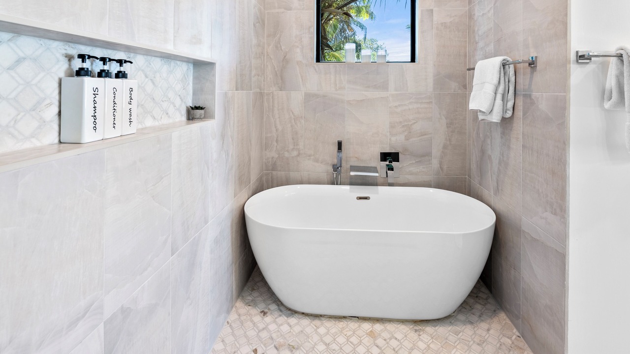 Photo of Bathroom in Tar Bay