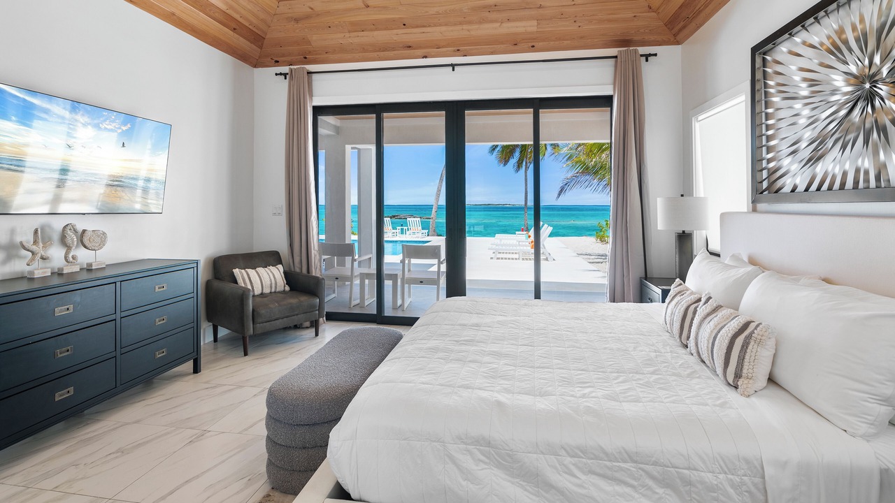 Photo of Bedroom in Tar Bay
