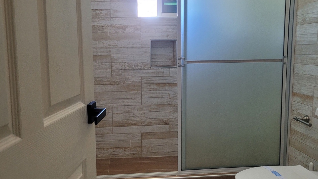 Photo of Bathroom in Tower Isle
