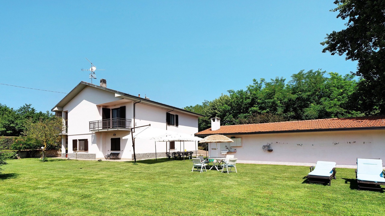 Photo of Outdoor in Angera