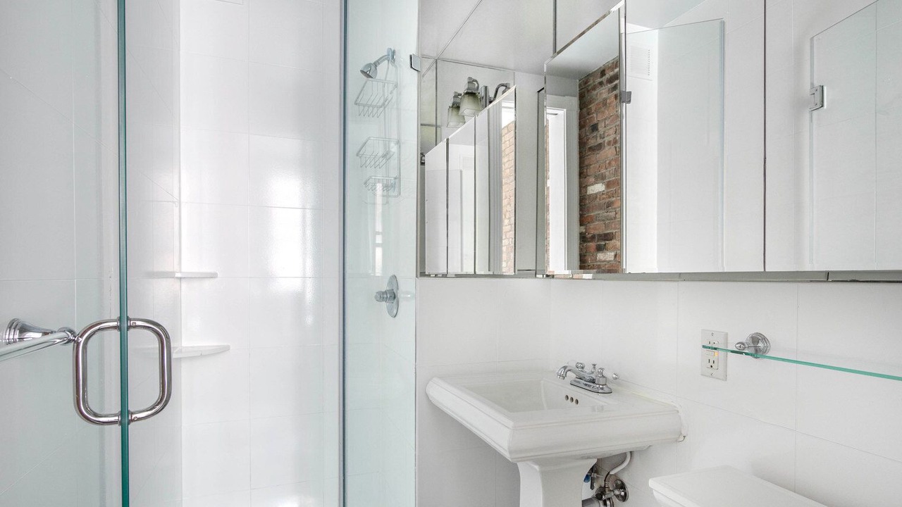 Photo of Bathroom in Bowery