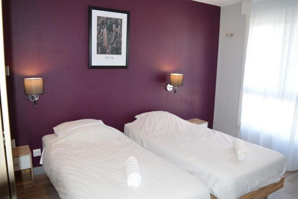 Photo of Bedroom in Villeneuve-le-Roi