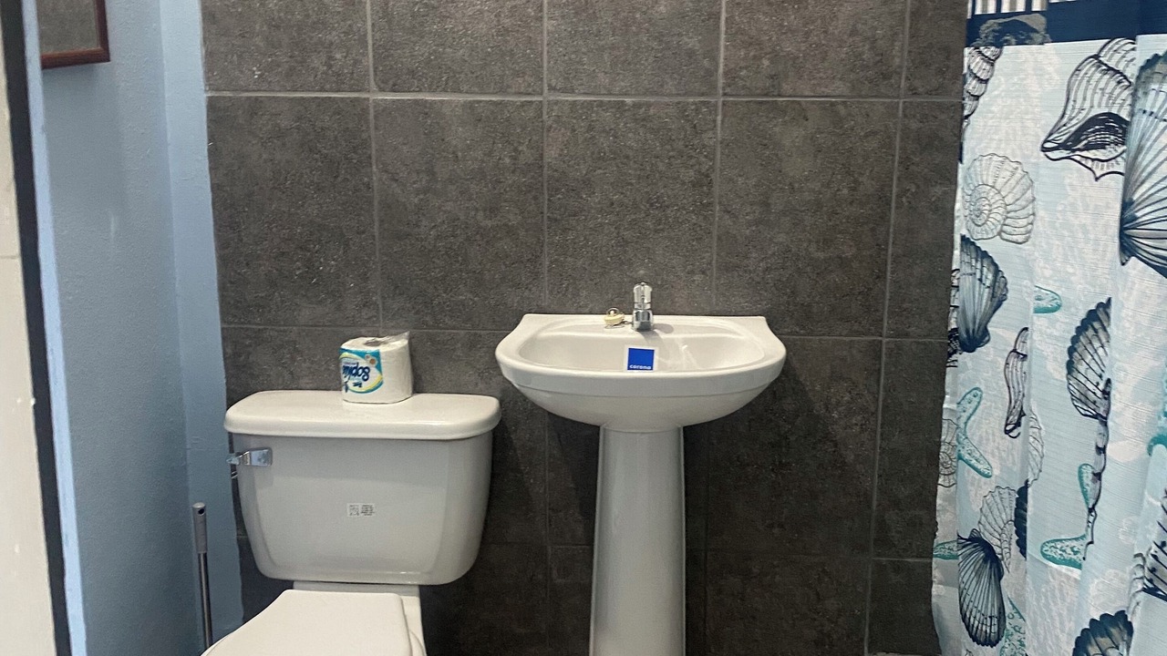 Photo of Bathroom in Molynes Gardens