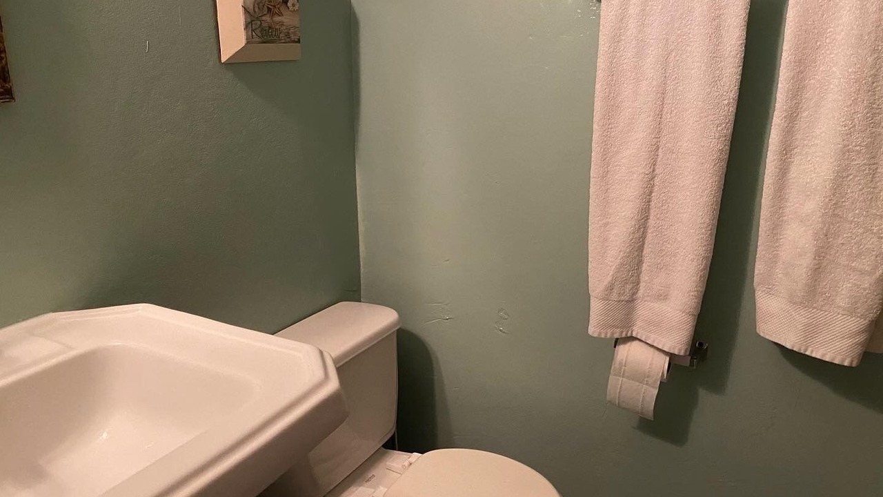 Photo of Bathroom in Molynes Gardens