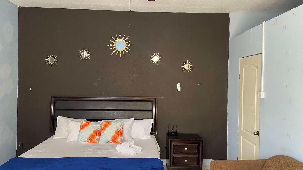 Photo of Bedroom in Molynes Gardens