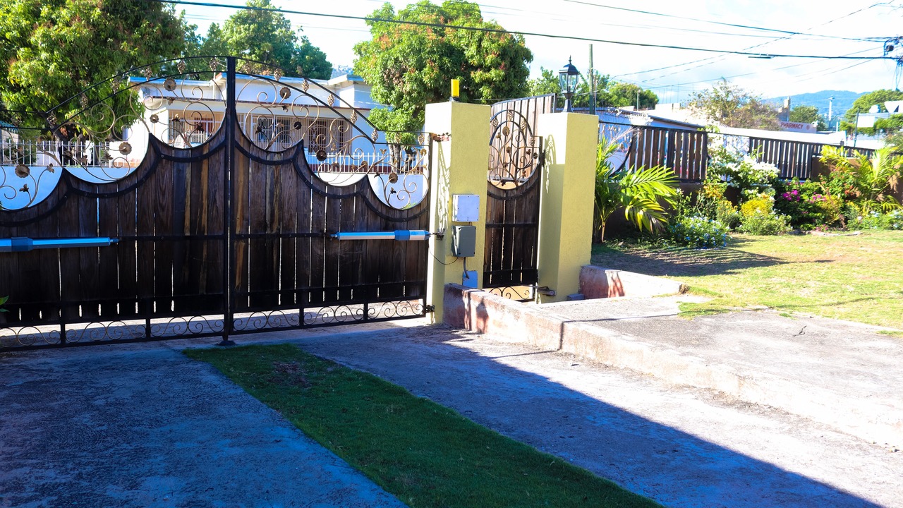 Photo of Outdoor in Molynes Gardens