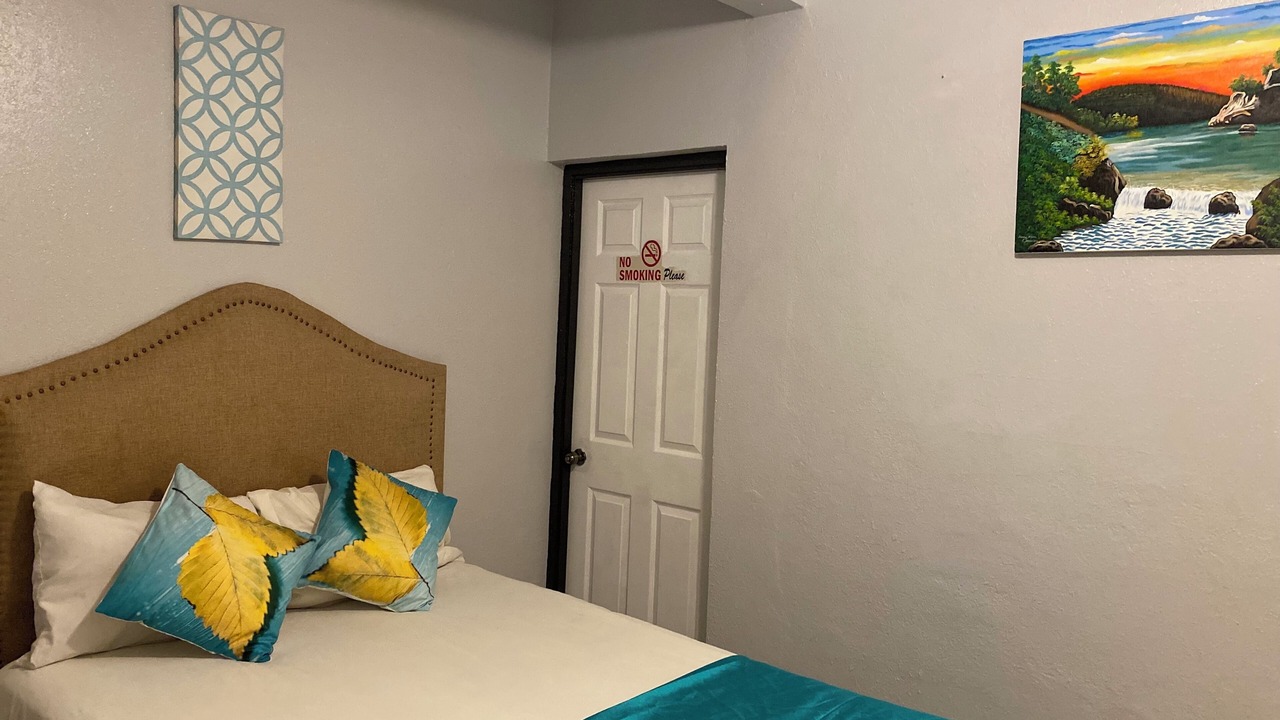 Photo of Bedroom in Molynes Gardens