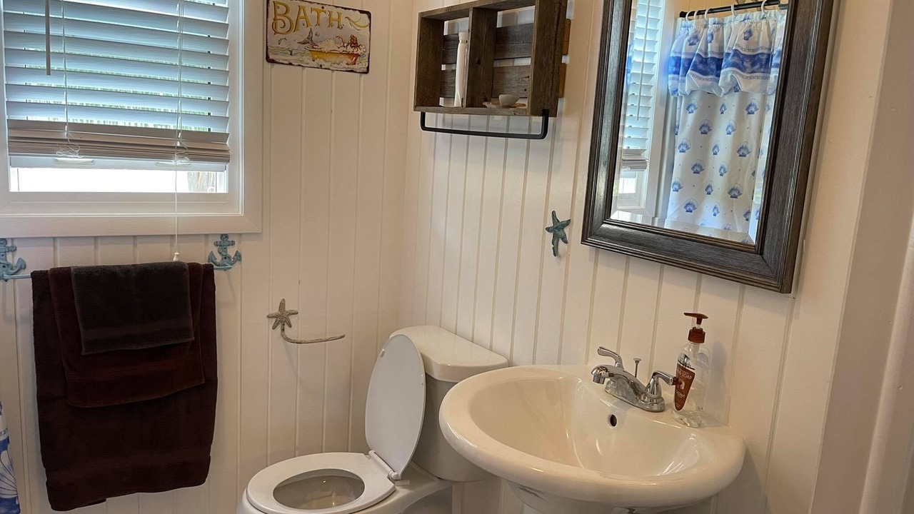 Photo of Bathroom in Spanish Wells